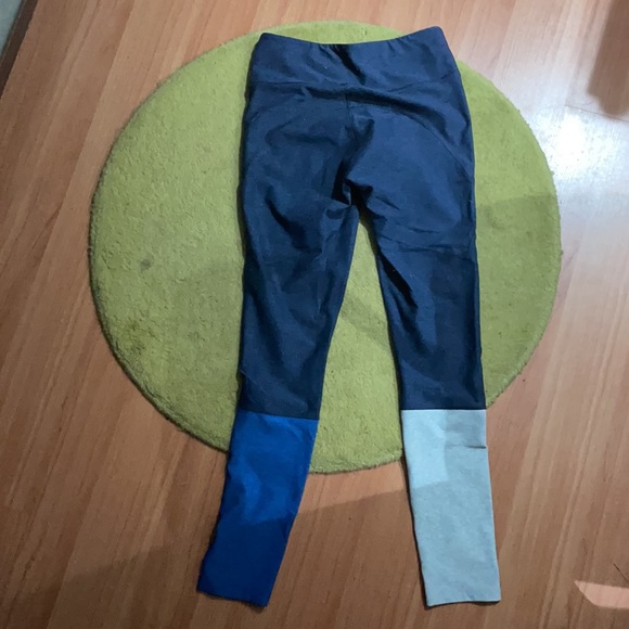 Outdoor voices color block leggings - Picture 6 of 7